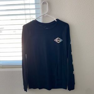 Tilly’s black billabong long sleeve tee